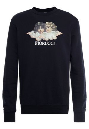 Czarna bluza z długim rękawem z dwoma cherubinkami z skrzydłami i gwiazdami nad ich głowami oraz słowem "FIORUCCI" poniżej.