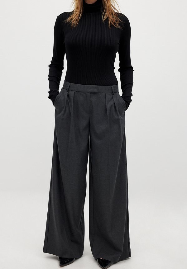 WIDE LEG MID WAIST - Stoffhose