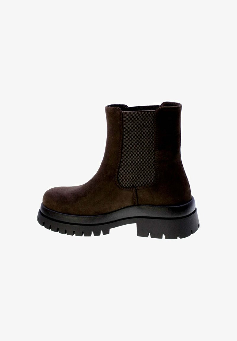Stivale alla caviglia in suede marrone con pannelli elasticizzati, suola nera spessa e punta leggermente arrotondata. Materiale testurizzato e design a profilo basso.