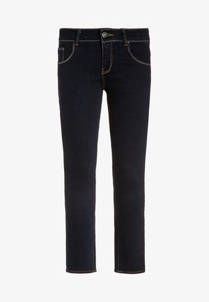 Dunkelblaue Slim-Fit-Jeans mit vorderen Taschen, Knopfverschluss und sichtbarer Kontrastnaht auf weißem Hintergrund.