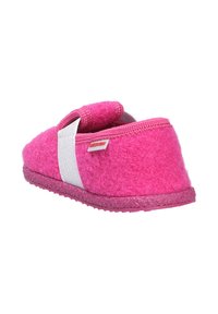 Roze vilten slipper met een gestructureerde afwerking, voorzien van een lichtgrijze elastische band, ritsluiting en een rubberen zool voor grip.