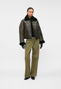 Fabienne Chapot ZOE - Flared Jeans - martini olive