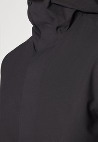 Peak Performance CLOUDBURST COAT - Hardshell striukė - black