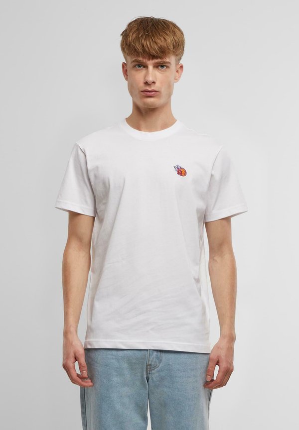 BASKETBALL FLY EMB TEE - T-Shirt print