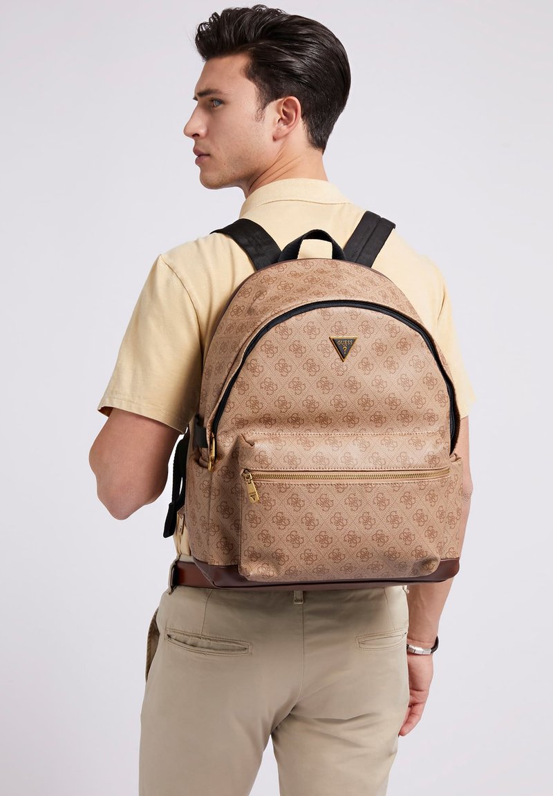 Guess VEZZOLA ROUND BACKPACK Rucksack brown/beige/brown Zalando.co.uk