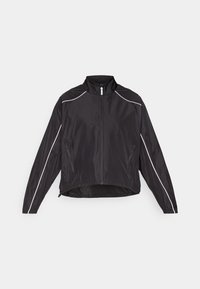 Zwarte lichtgewicht jacket met een rits aan de voorkant, hoge kraag en witte reflecterende strepen langs de schouders en zijkanten. Twee met rits afgesloten zakken.