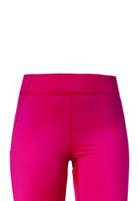 Leggings ajustados en un rosa vibrante, hechos de un material flexible. Presentan una cintura alta y costuras planas para mayor comodidad y libertad de movimiento.