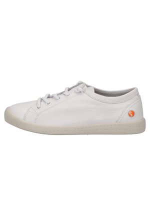 Trainers - white