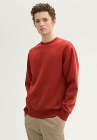 TOM TAILOR DENIM BASIC MIT LOGO PRINT - Mikina - velvet red