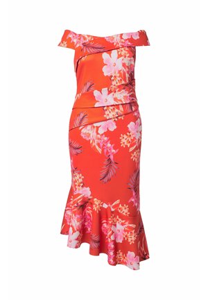 Rotes Blumen-Kleid mit schulterfreiem Schnitt, verziert mit pinken und weißen Blumen, mit Raffung, tailliertem Schnitt und ausgestelltem Saum. Glatte Stofftextur.