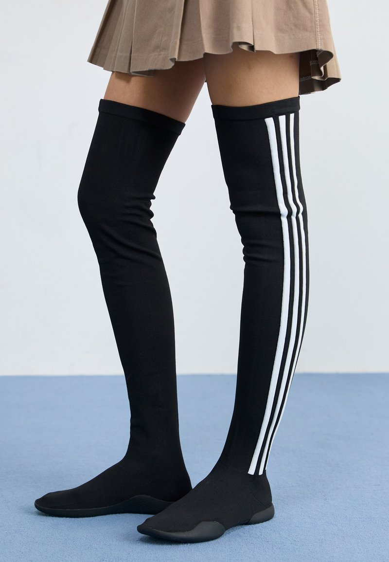 adidas Originals X JEREMY SCOTT PRIDE TAEKWONDO MEI UNISEX - Over-the-knee  boots - white/core black/black - Zalando