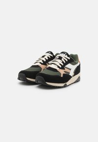 Diadora N902 UNISEX - Trainers - green/black