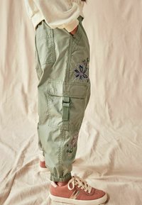 Next PARACHUTE - REGULAR FIT - Cargo hlače - khaki green embellished
