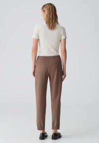 OPUS MYHA - Stoffhose - cocoa