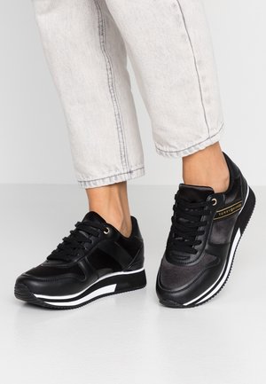 Tommy Hilfiger Sneakers - black