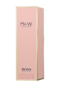 Emballage rectangulaire rose pour "Ma Vie Pour Femme" de Hugo Boss. Présente un texte noir et des accentuations dorées. Eau de Parfum de 75 ml pour femmes.