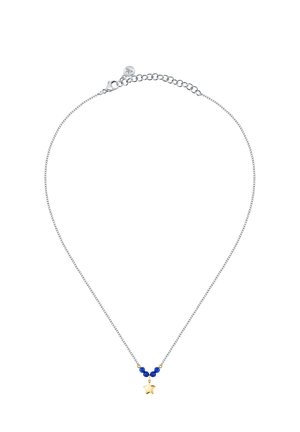 Collana in argento con perline decorative blu e un pendente a forma di stella dorata al centro. Caratterizzata da un gancio a moschettone e catena di estensione.