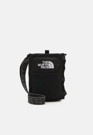 BOREALIS WATER BOTTLE HOLDER UNISEX - Soma ar siksnu pāri ķermenim - black