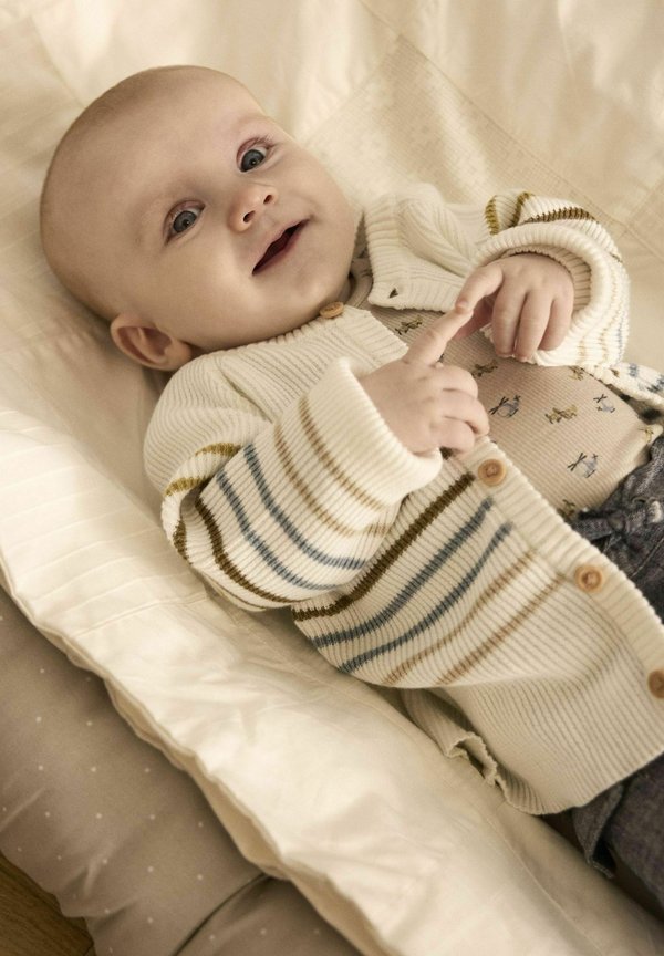 Strickjacke - cloud dancer