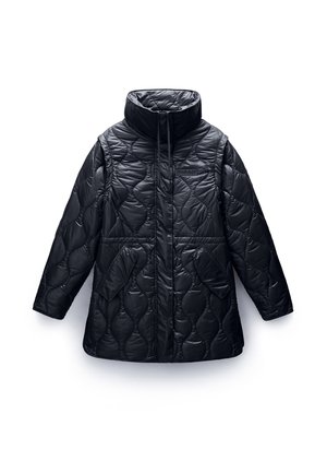Schwarze Pufferjacke mit hohem Kragen, gestepptem Rautenmuster, zwei Vordertaschen und einer glatten, glänzenden Oberfläche. Verfügt über einen Reißverschluss vorne.
