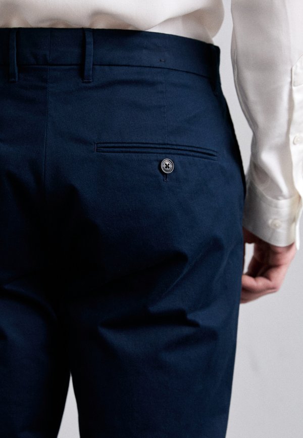 CHED CLOUD PANTS - Trousers4