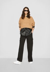 Urban Classics - WIDE - Svetr - taupe - 2