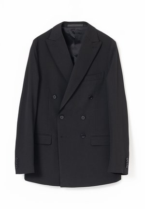Blazer negro de hombre de doble botonadura con solapas pico, cuatro botones delanteros, dos bolsillos con solapa, un bolsillo en el pecho y puños con botones.