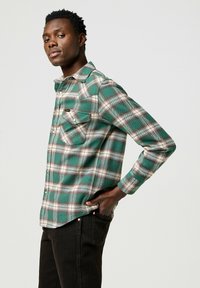 Wrangler WESTERN  - Hemd - bistro green