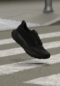 Επιλέχθηκε, black/black