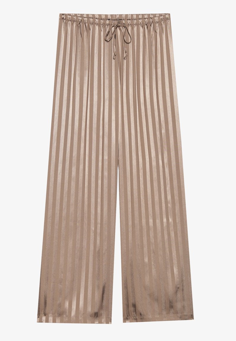 Pantalons larges plissés en tissu soyeux couleur brun clair, présentant des rayures alternant entre mat et brillant, avec une taille élastique à cordon de serrage.