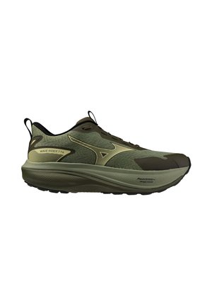 Chaussure de course athlétique verte et noire avec semelle rembourrée, étiquetée Wave Rider TT 4, avec technologie de mousse Mizuno Enerzy sur fond blanc.