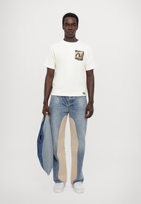 Evisu POCKET & SEAGULL TEE - Μπλουζάκι με στάμπα - beige