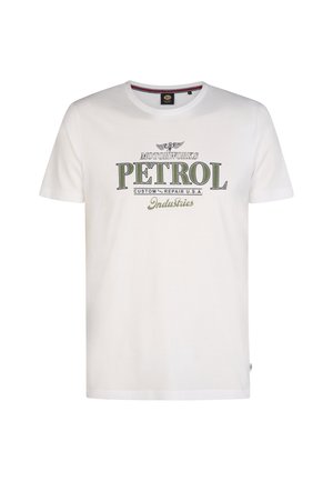 Tricou alb din bumbac, cu mâneci scurte, având un imprimeu grafic verde și negru pe care scrie "PETROL MOTORWORKS CUSTOM & REPAIR U.S.A."