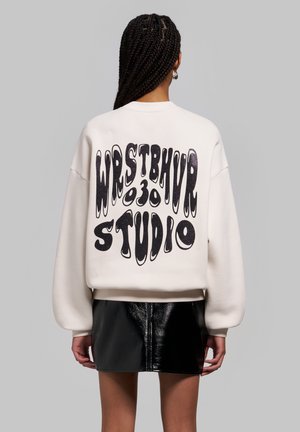 WRSTBHVR, WRSTBHVR SWEATSHIRT FLYNN V2 SWEATSHIRT - Sweatshirt - gardenia