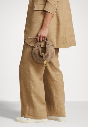 Polo Ralph Lauren POLO ID SUEDE MINI SHOULDER BAG - Bolso de mano - clay