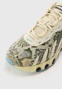 Thumbnail Image 6