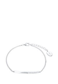 Pulsera de plata con una cadena delgada, que presenta un diseño de barra elegante adornada con pequeñas piedras transparentes. Incluye un cierre y una cadena ajustable.