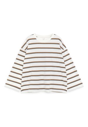 Chemise blanche à manches longues avec des rayures horizontales noires et brunes et un col rond, étalée à plat sur un fond blanc.