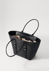 MICHAEL Michael Kors MOORE BUCKLE - Veľká kabelka - black