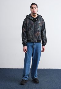 Thumbnail Image 2