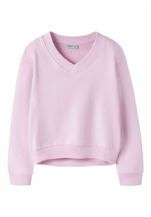 Maglione rosa chiaro a maniche lunghe con scollo a V e polsini e orlo a coste, mostrato su uno sfondo bianco.