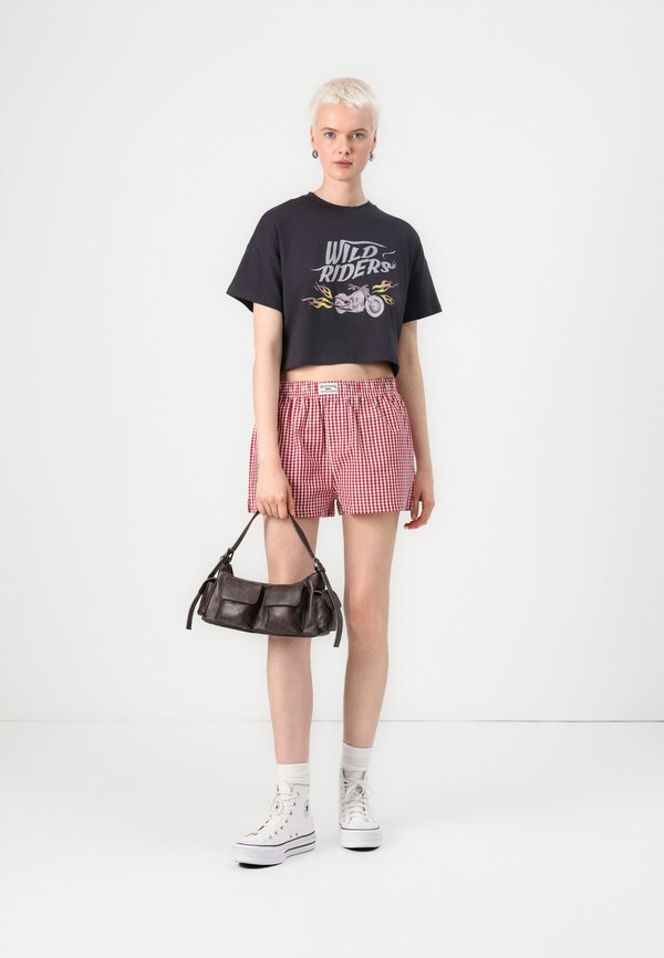 NMALENA O NECK SEMICROP - Print T-shirt - obsidian4