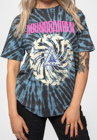 Paradiso Clothing SOUNDGARDEN BADMOTORFINGER DYE WASH - Print T-shirt - blue