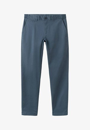 Pantalones de algodón azul oscuro con frente plano, trabillas para cinturón y bolsillos laterales. Textura suave, diseño de pierna cónica y un solo bolsillo trasero.