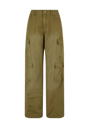 Pantalons cargo verts olive en tissu durable ; présentent des jambes larges, plusieurs poches latérales et une fermeture à bouton à l'avant.