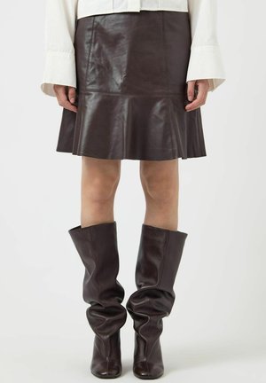 YASCOLLY NAPLON NOOS - A-linjekjol - chocolate brown