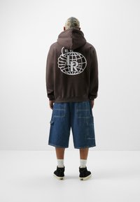 Last Resort AB MONOGRAM UNISEX - Sudadera - dark brown