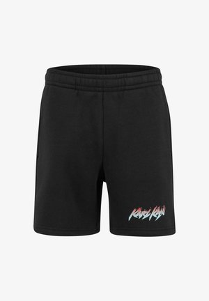 Čierne bavlnené šortky s elastickým pásom. Na ľavom stehne sa nachádza farebná logo v štýle plameňa. Hladká textúra, dĺžka po kolená.
