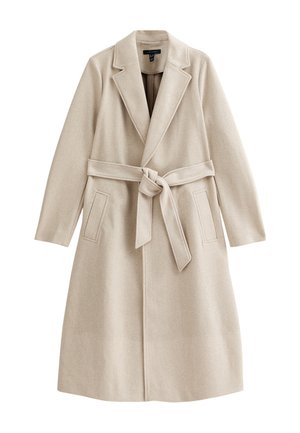 Abrigo de mezcla de lana beige con cintura ceñida, solapas con muesca y dos bolsillos frontales. La tela tiene una textura suave y una silueta desestructurada.