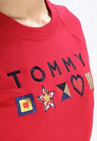 Tommy Hilfiger Mikina - red